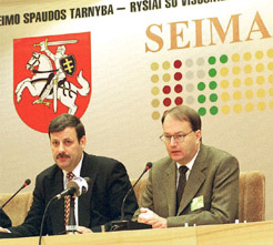 Осмо Буллер и Повилас Егоровас во время подготовки к Всемирному конгрессу эсперанто (UK)